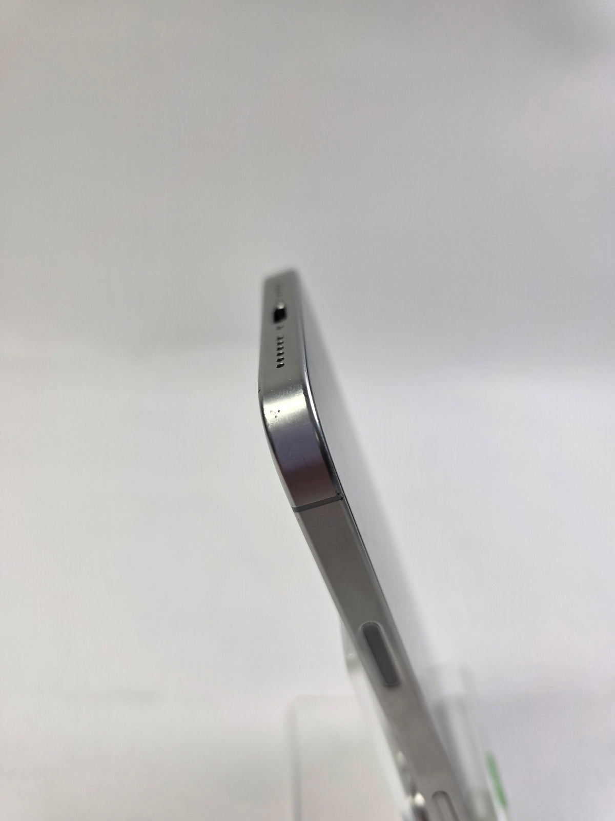 Unlocked Apple iPhone 16 Pro Max 256GB 26.7 White Titanium NYW43LL/A