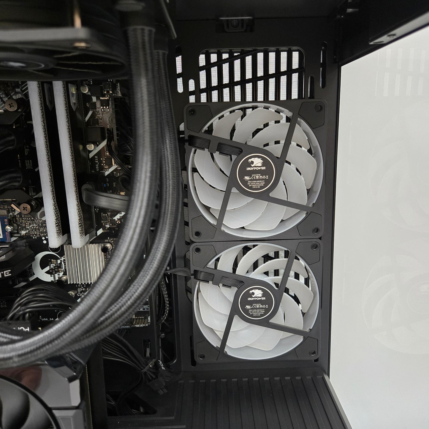 iBuyPower i-Series i7-14700F 2.10GHz 32GB RAM 2TB SSD ASUS GeForce RTX 4060 Ti