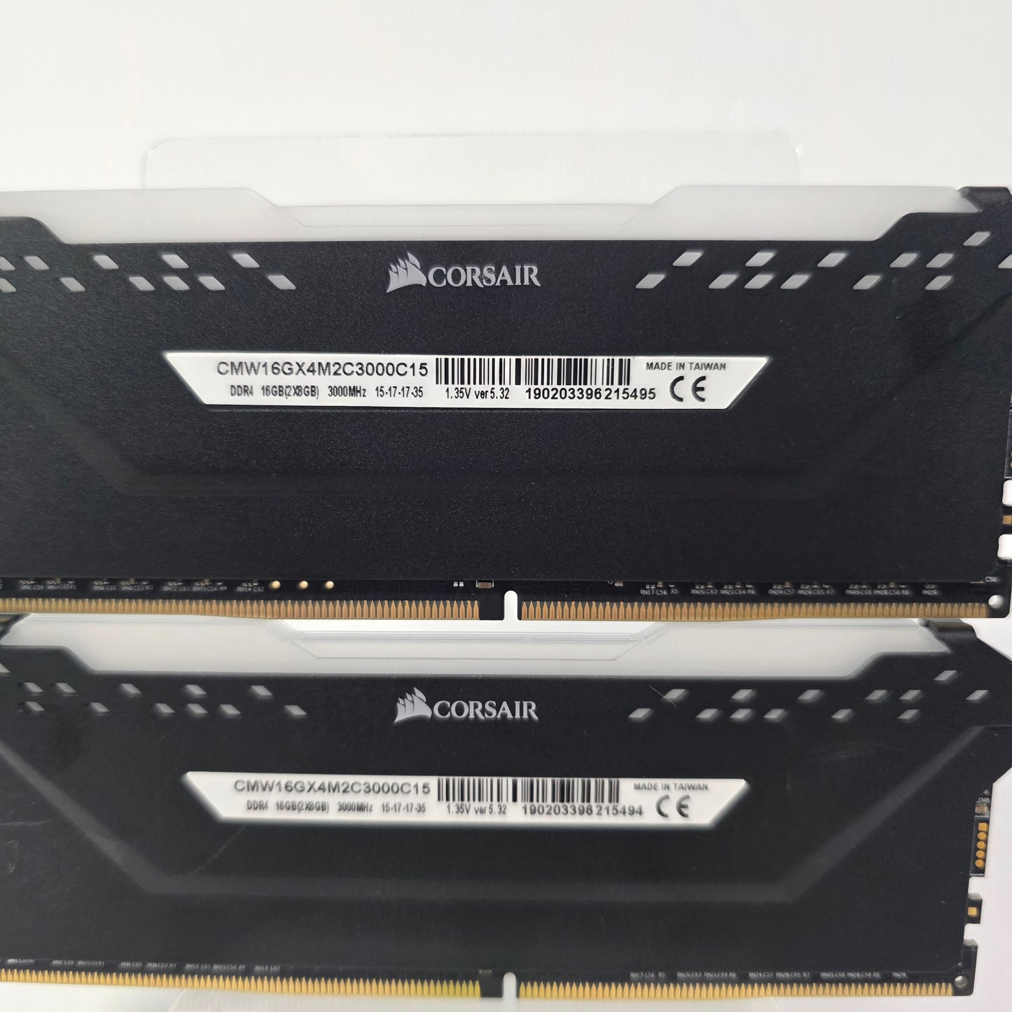 Corsair Vengeance RGB Pro 16GB (2x8GB) RAM DDR4 3000MHz CMW16GX4M2C3000C15