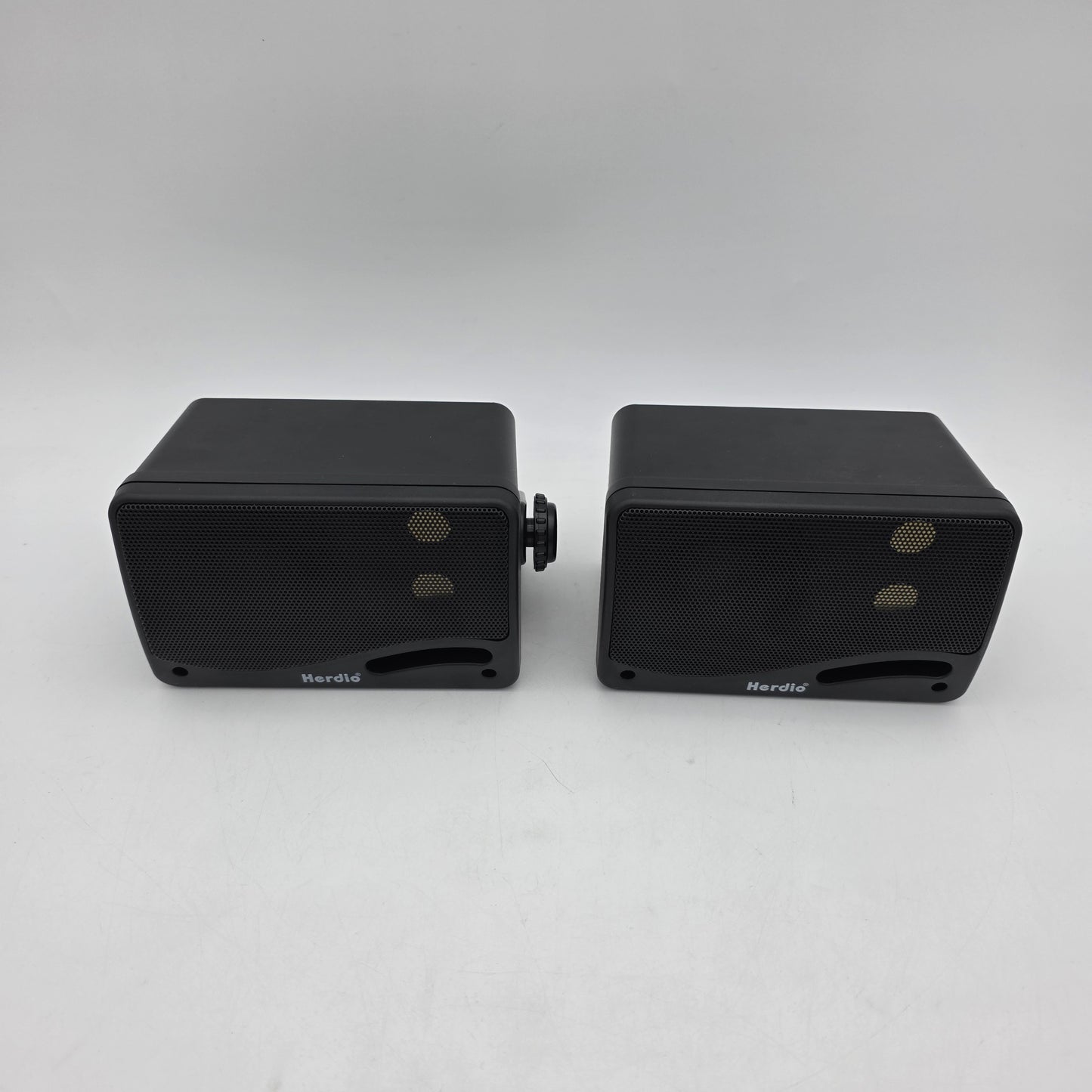 Herdio 3.5" 3-Way Indoor Outdoor Speakers 3-Way 200 Watts Black HOS-301