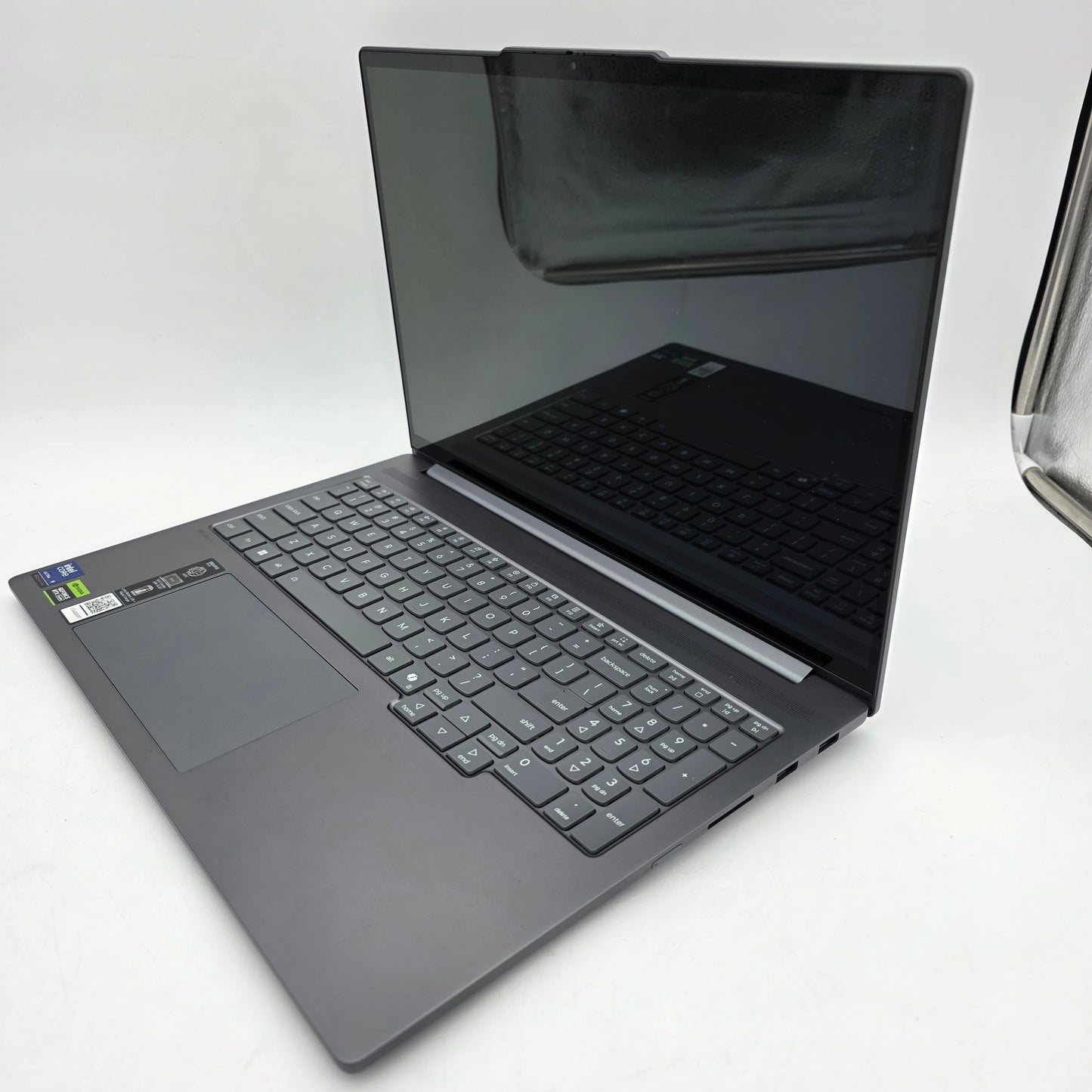 Lenovo IdeaPad 5 PRO 16" Core Ultra 9 285H 32GB RAM 1TB SSD GeForce RTX 5050