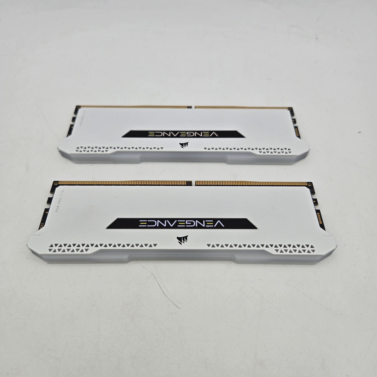 Corsair Vengeance RGB Pro 32GB (2x16GB) RAM DDR4 3600MHz CMH32GX4M2D3600C18W