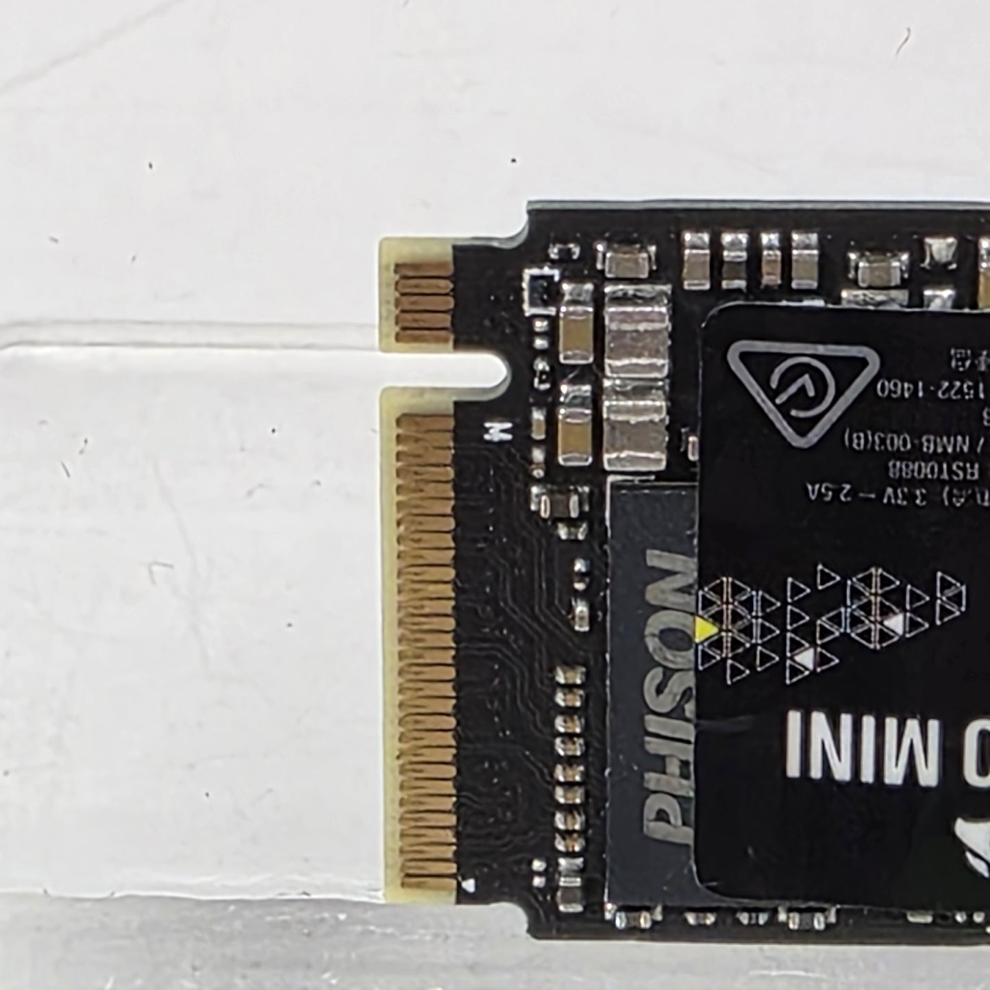 CORSAIR MP600 mini Gen4 NVME SSD
