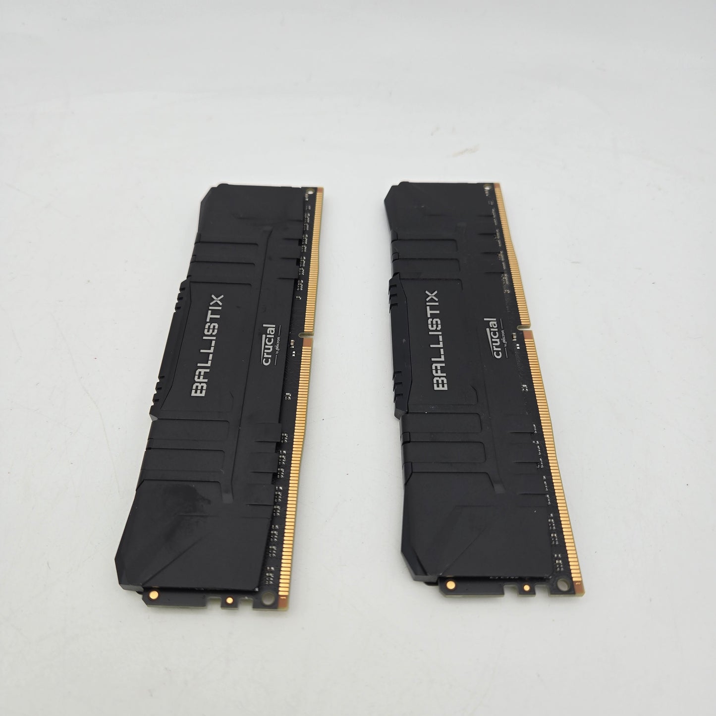 Crucial Ballistix 16GB (2x8GB) RAM DDR4 3200MHz BL8G32C16U4B.M8FE