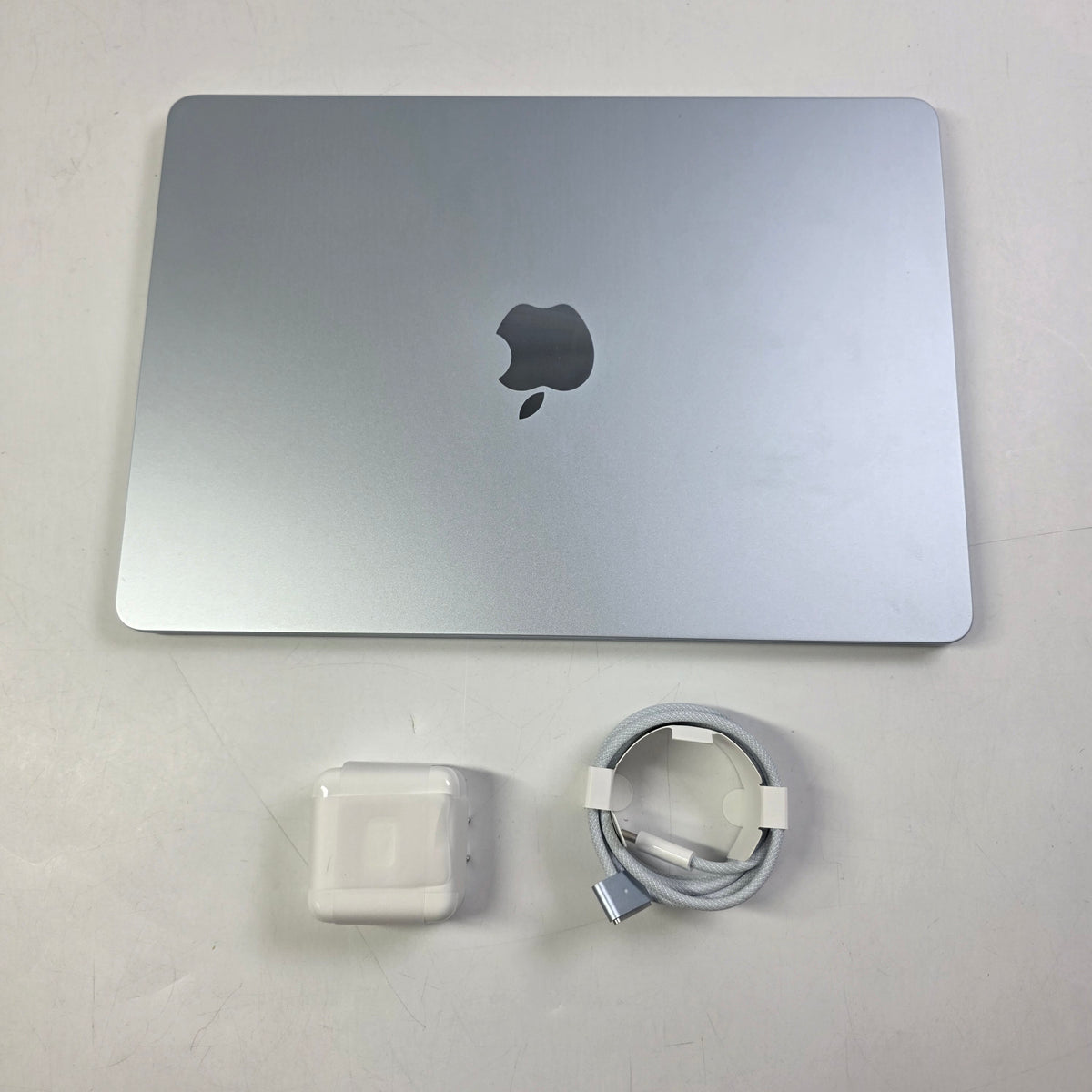 2025 Apple MacBook Air 13.6" M4 10C GPU 4.5GHz 24GB RAM 512GB SSD MC6V4LL/A