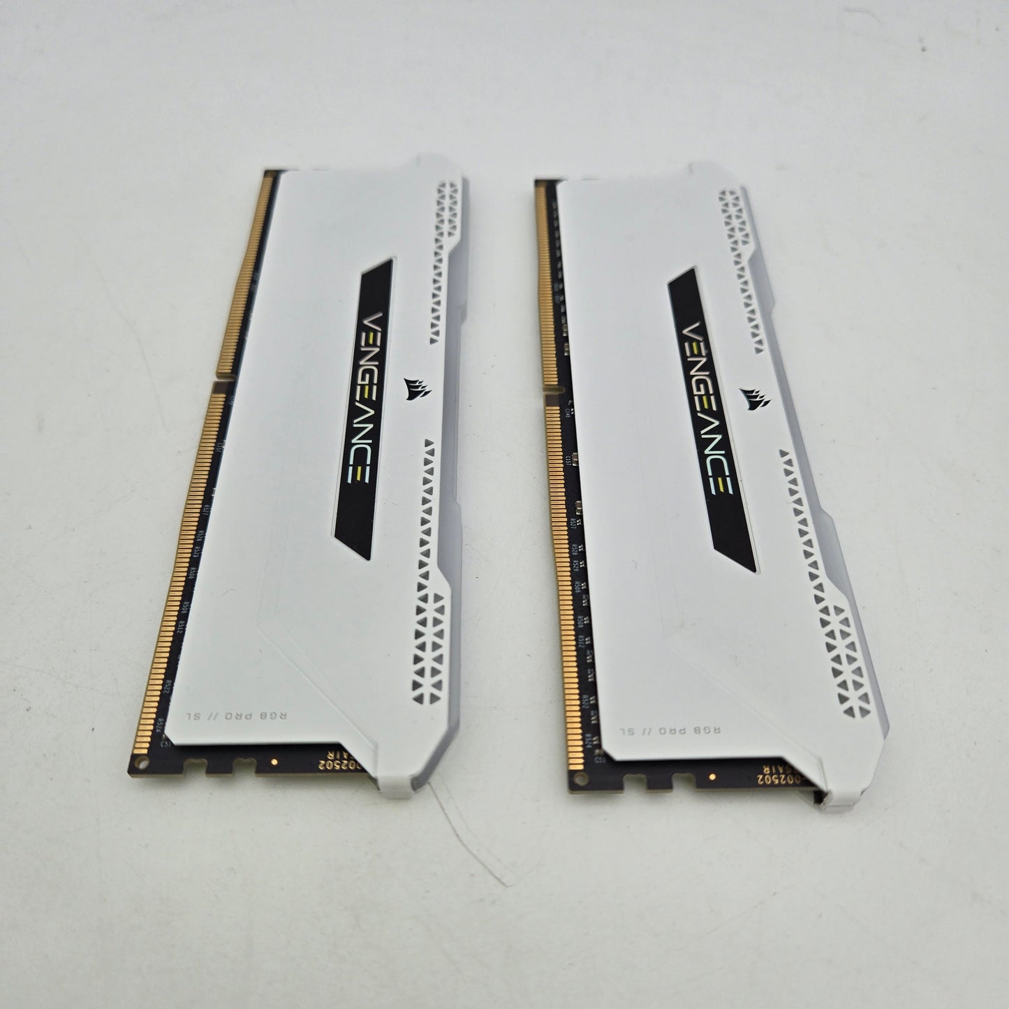 Corsair Vengeance RGB Pro 32GB (2x16GB) RAM DDR4 3600MHz CMH32GX4M2D3600C18W