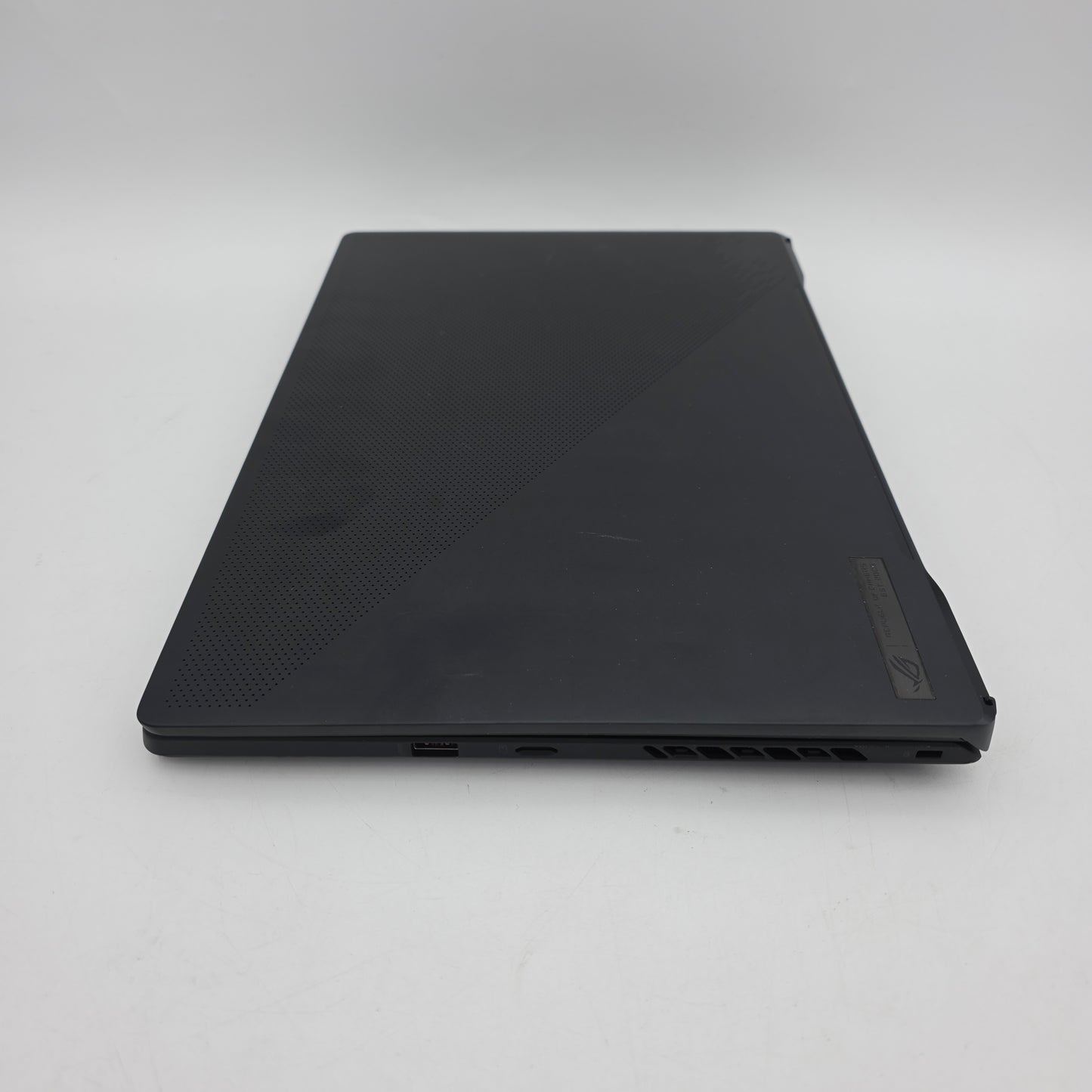 Asus ROG Zephyrus M16 GU603Z 16" i9-12900H 2.5GHz 16GB RAM 1TB SSD