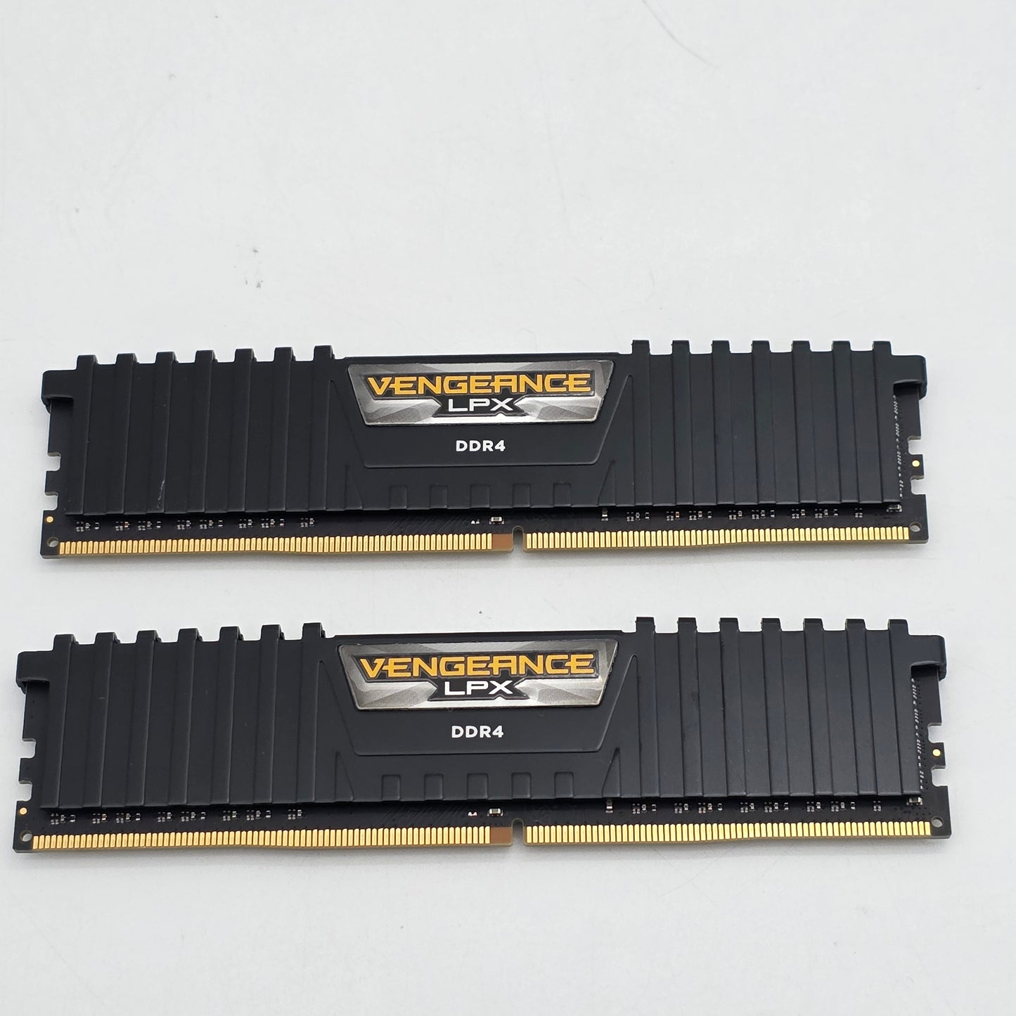 Corsair Vengeance LPX 16GB (2x8GB) RAM DDR4 3000MHz CMK32GX4M4C3000C15
