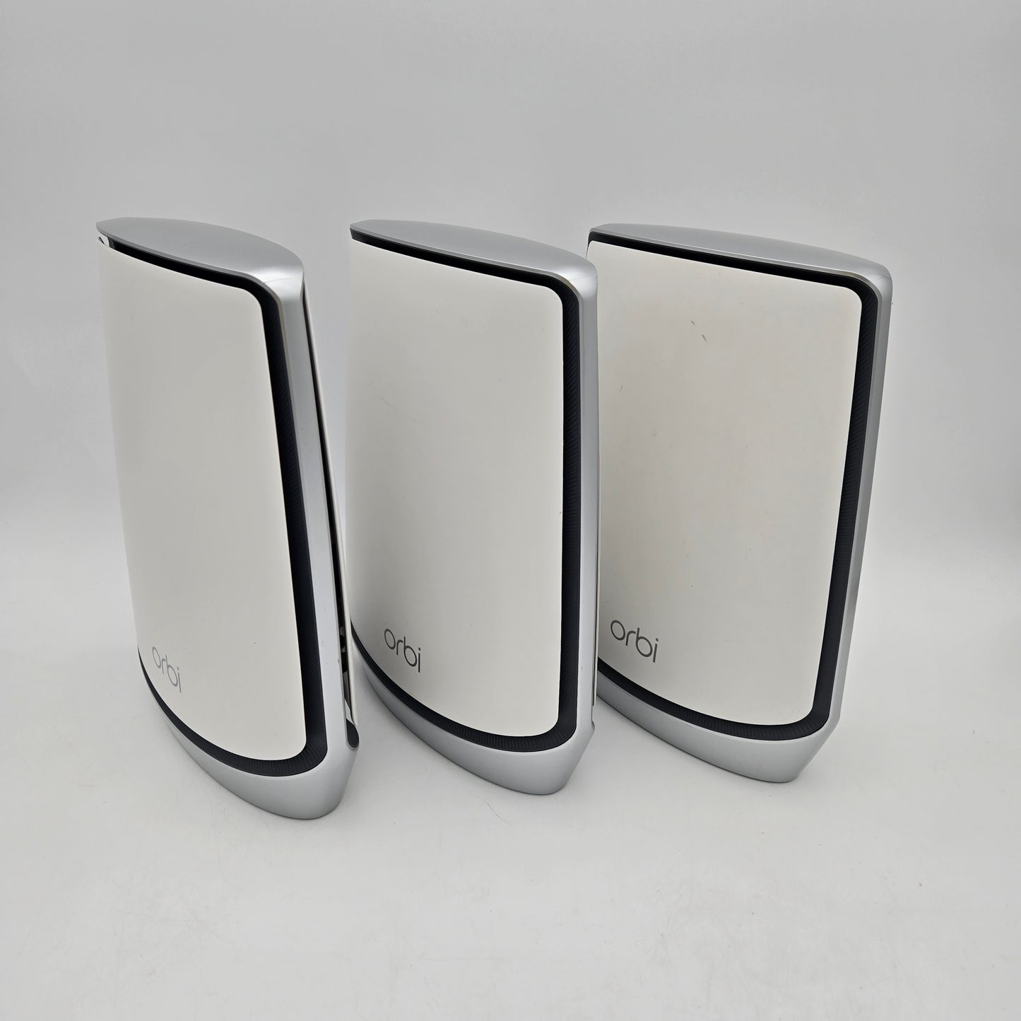NETGEAR Orbi RBR850 Tri Band RBR850 Mesh WiFi Router W/ Two Satellites