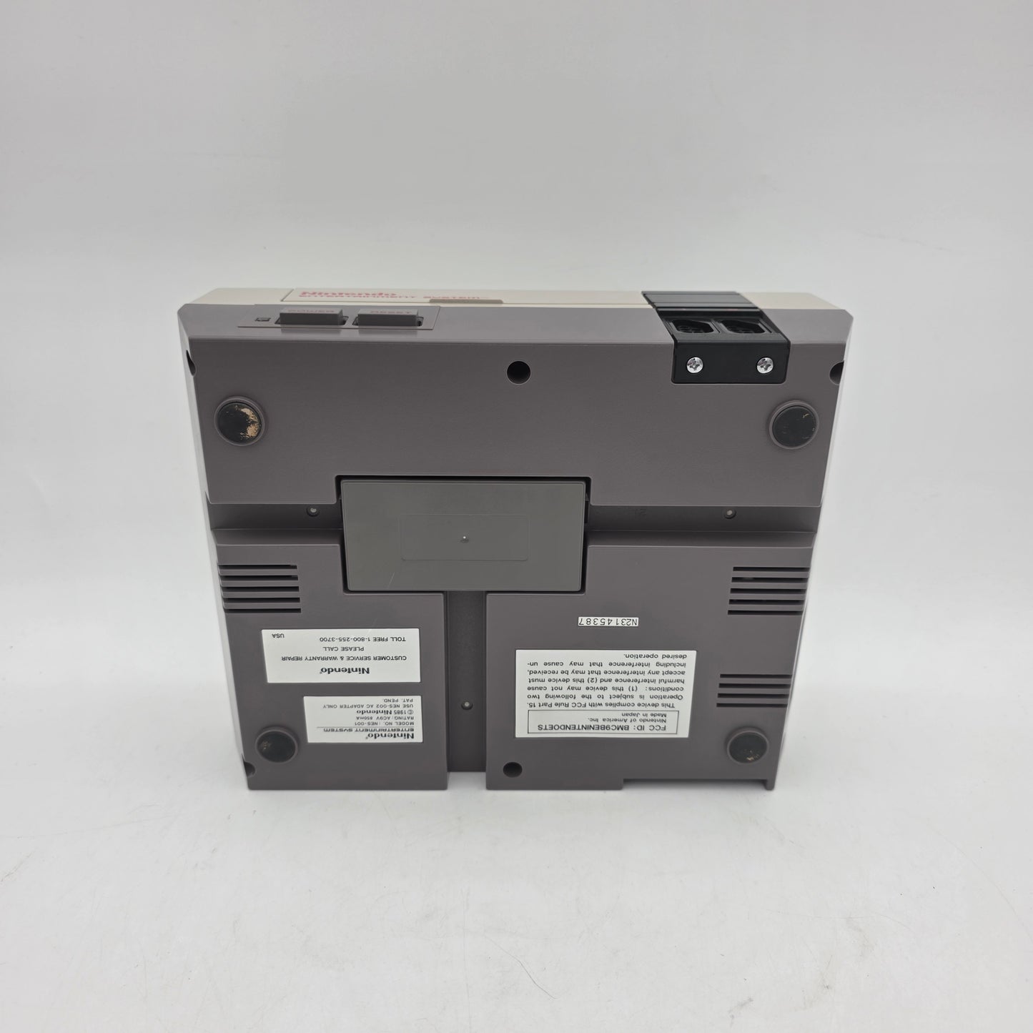 Nintendo Entertainment System NES Video Game Console NES-001 Gray