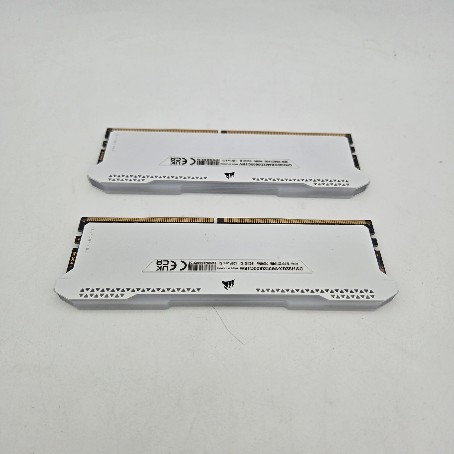 Corsair Vengeance RGB Pro 32GB (2x16GB) RAM DDR4 3600MHz CMH32GX4M2D3600C18W