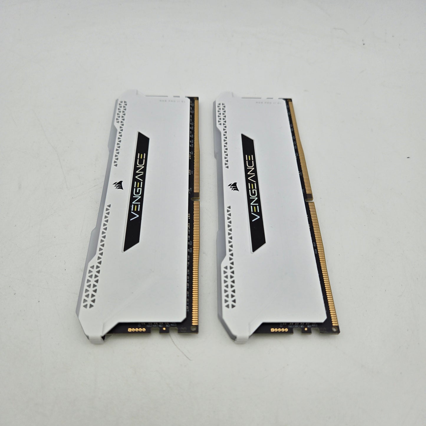 Corsair Vengeance RGB Pro 32GB (2x16GB) RAM DDR4 3600MHz CMH32GX4M2D3600C18W