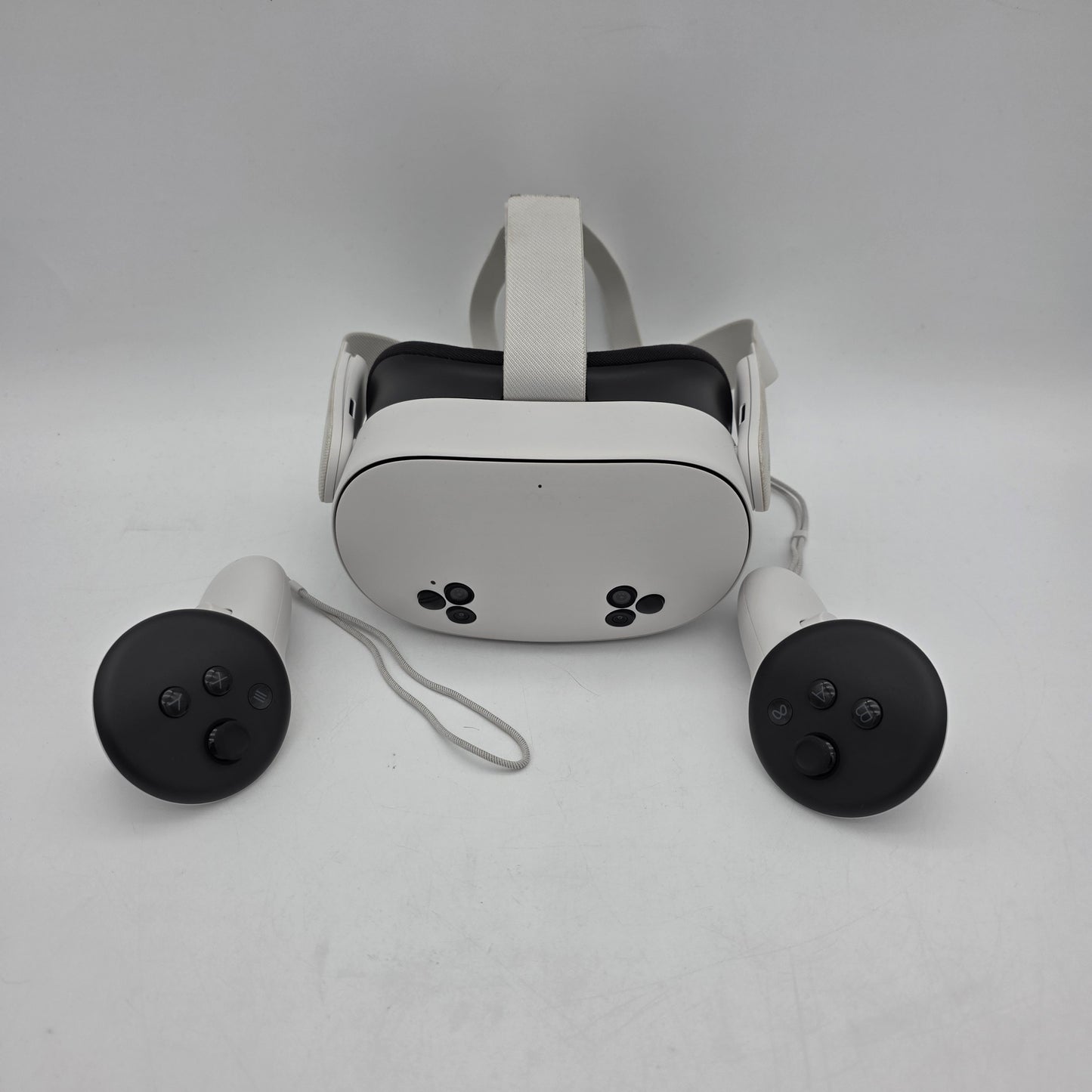 Meta Quest 3S 128GB Standalone All-in-One VR Headset P97