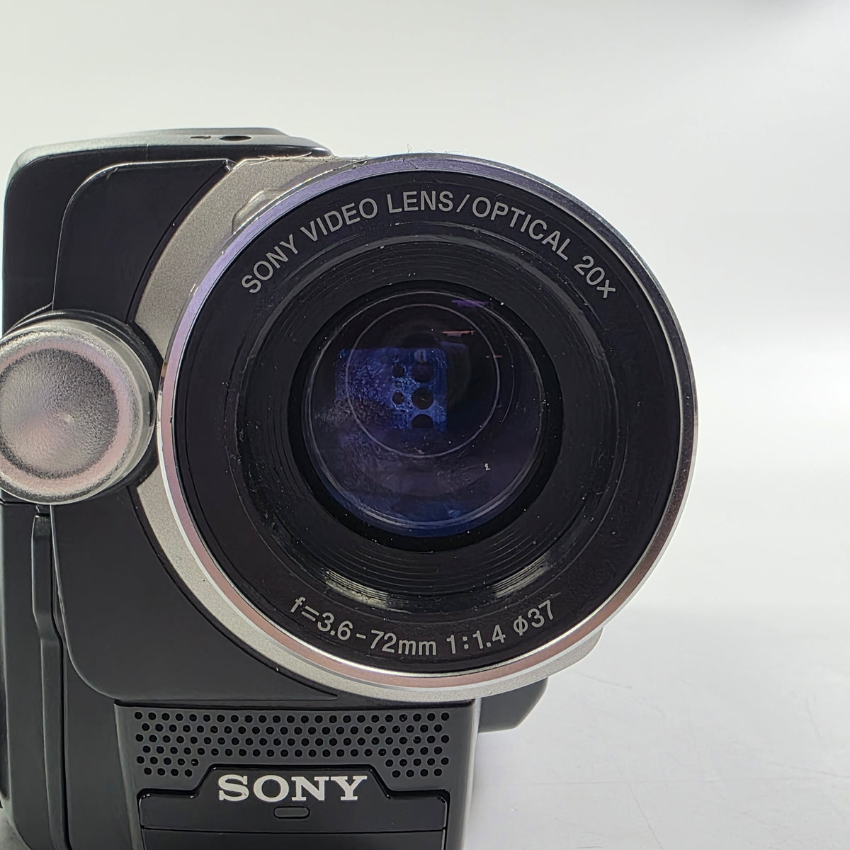 Sony CCD-TRV608 9.2MP Compact Digital Camera