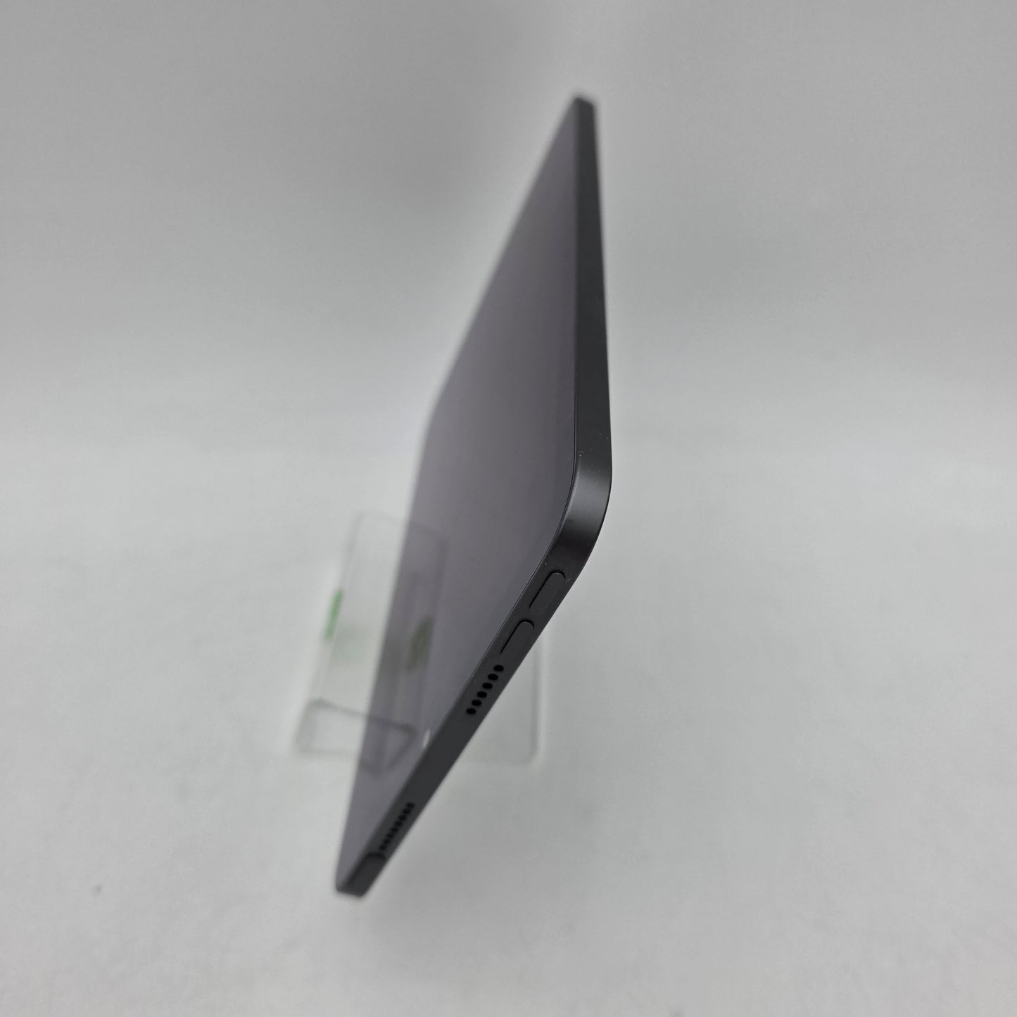 WiFi Only Apple iPad Mini 6th Gen 64GB 18.3.2 Space gray MK7M3LL/Ap