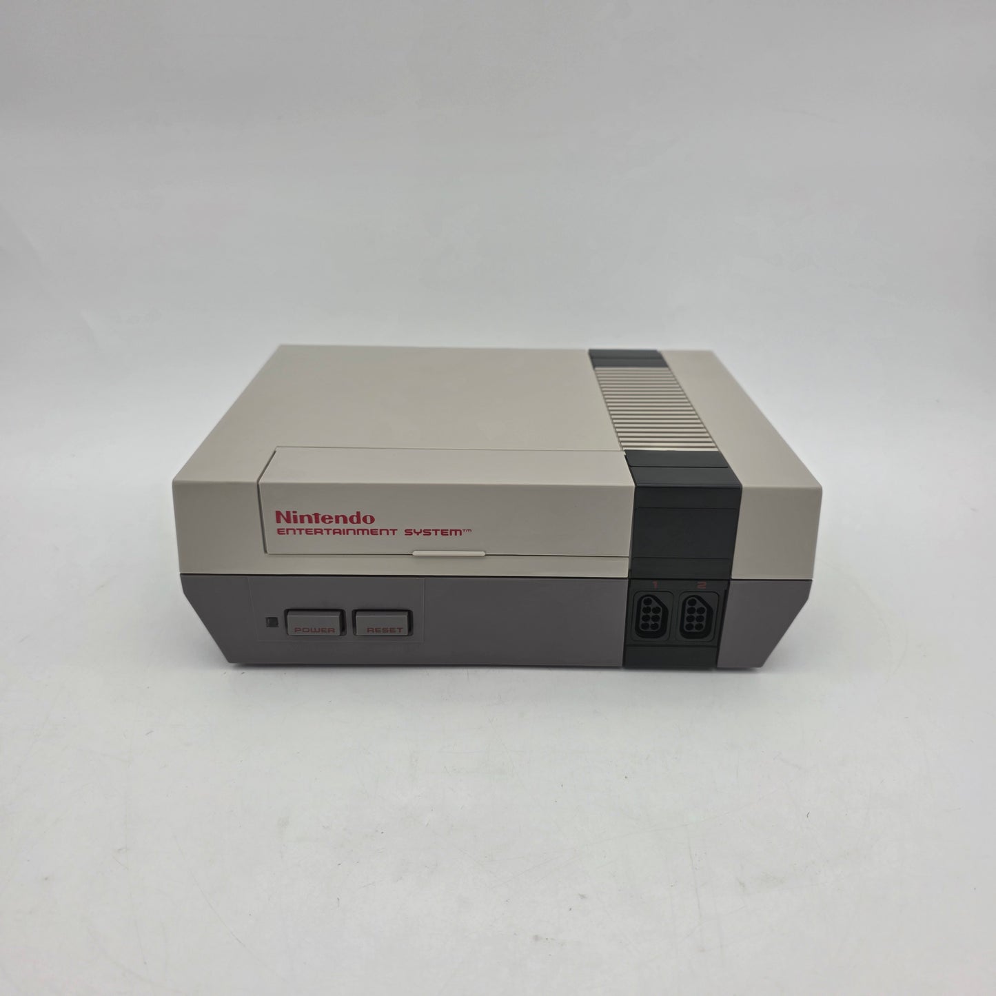 Nintendo Entertainment System NES Video Game Console NES-001 Gray