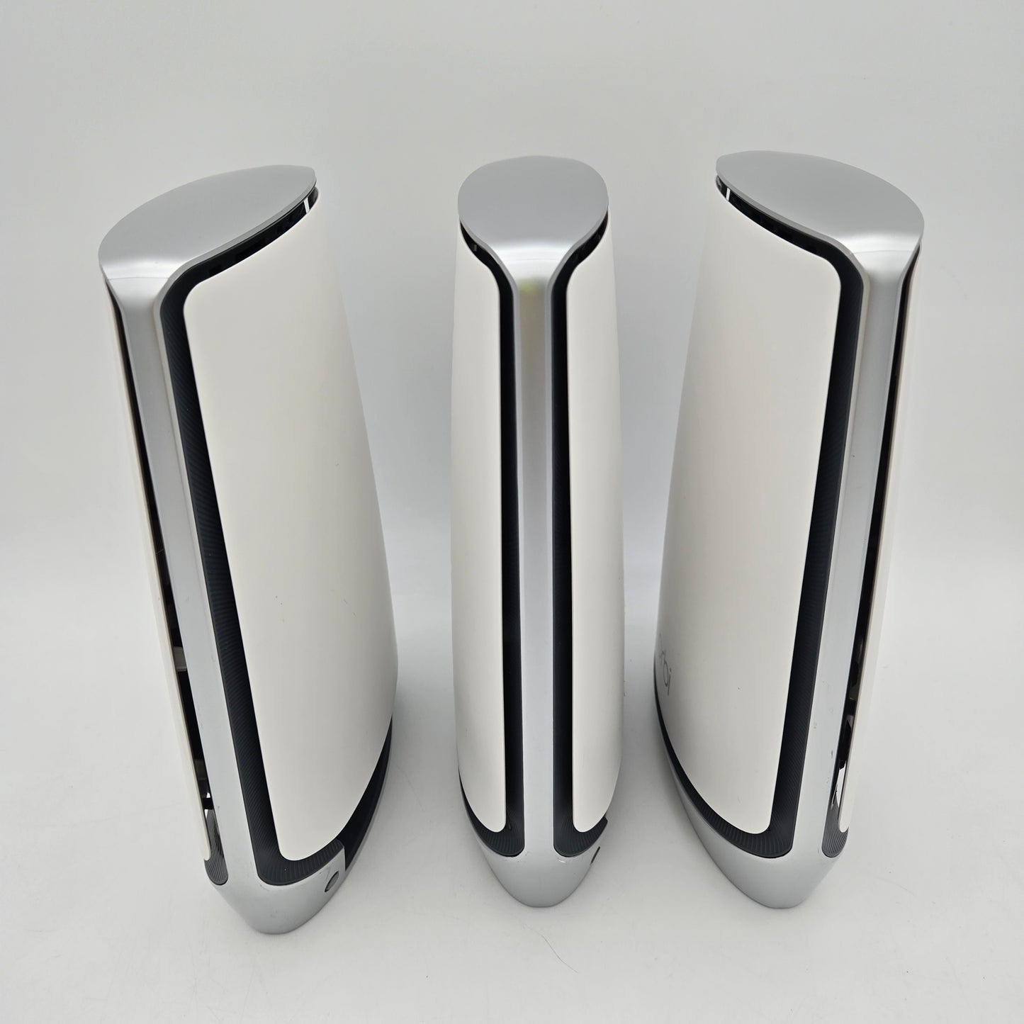 NETGEAR Orbi RBR850 Tri Band RBR850 Mesh WiFi Router W/ Two Satellites