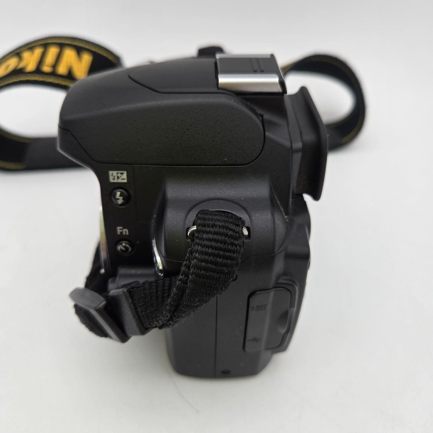 Nikon D60 10.2MP Digital SLR DSLR Camera 15,370 Shutter Count Body Only