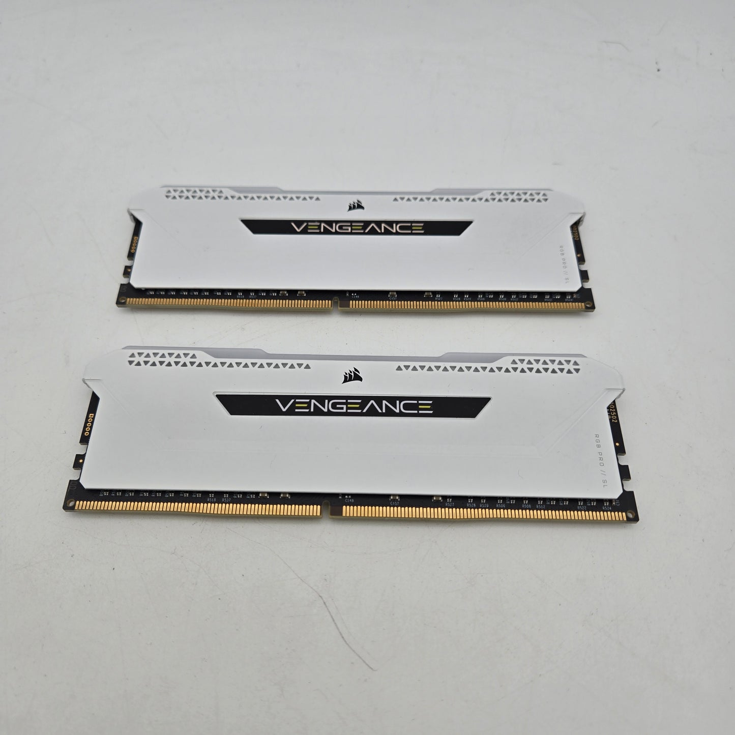 Corsair Vengeance RGB Pro 32GB (2x16GB) RAM DDR4 3600MHz CMH32GX4M2D3600C18W