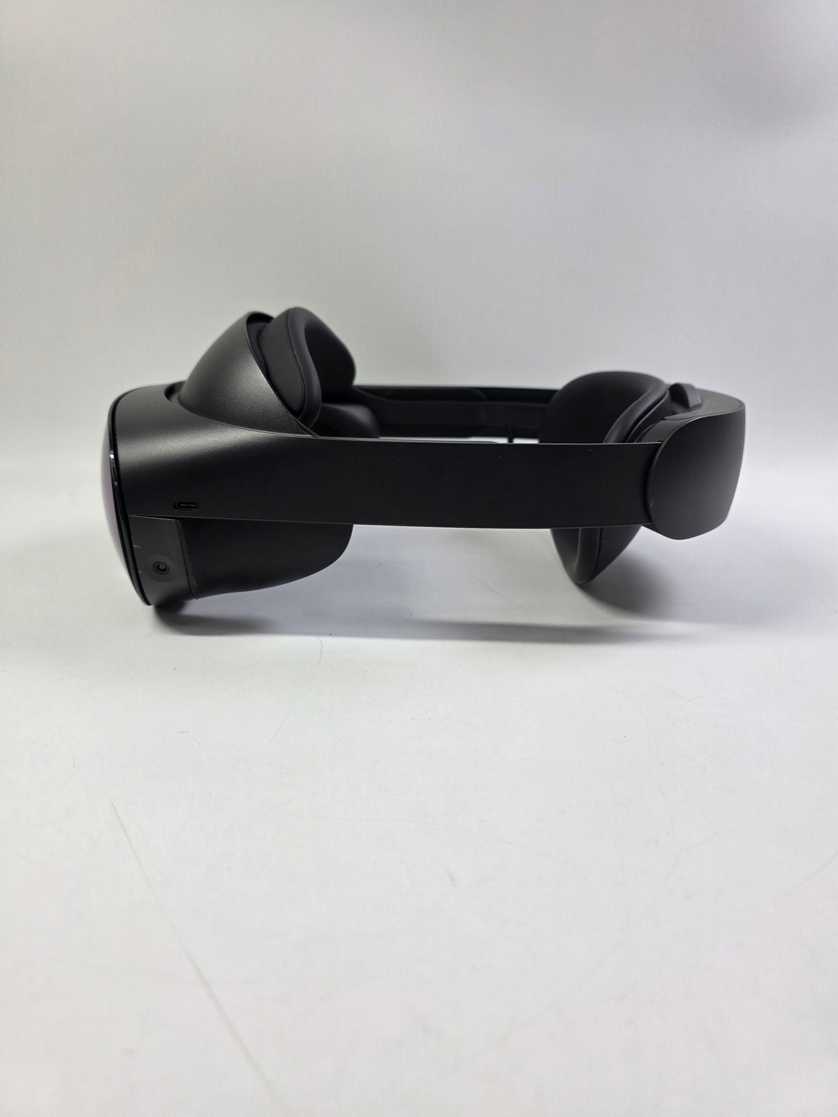 Meta Quest Pro 256GB Standalone All-in-One VR Headset DK94EC