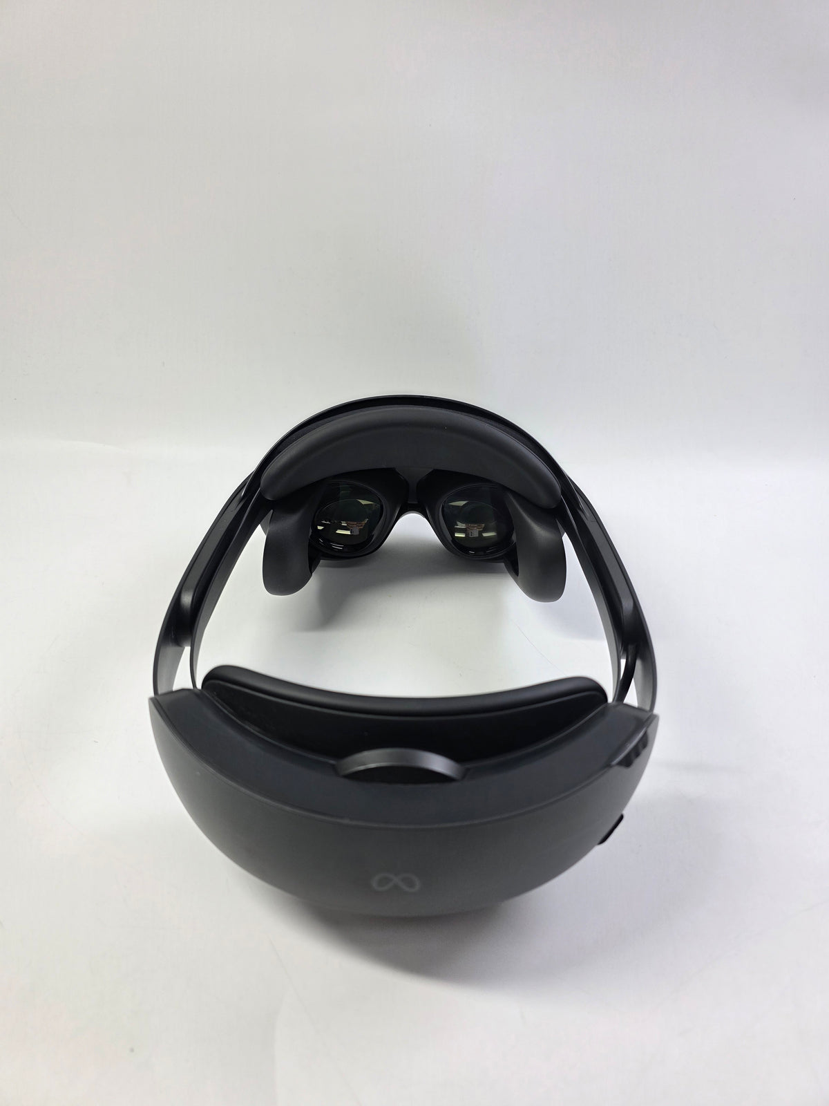 Meta Quest Pro 256GB Standalone All-in-One VR Headset DK94EC