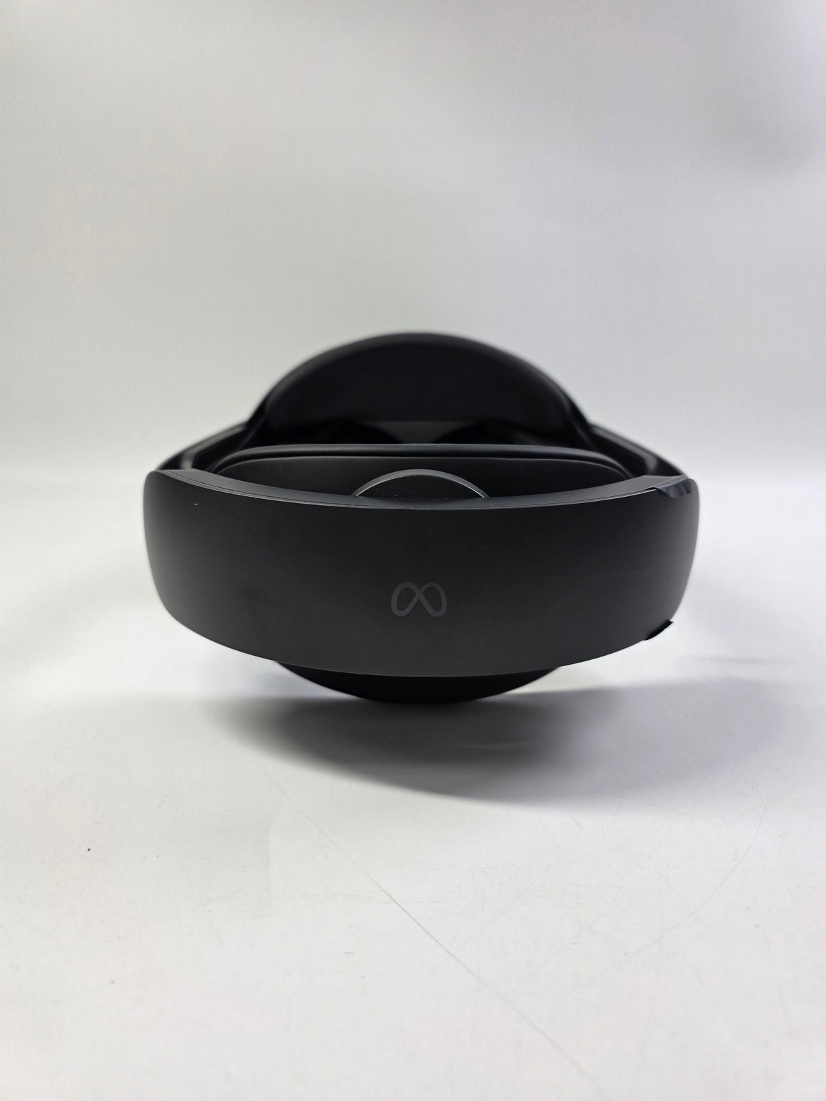 Meta Quest Pro 256GB Standalone All-in-One VR Headset DK94EC