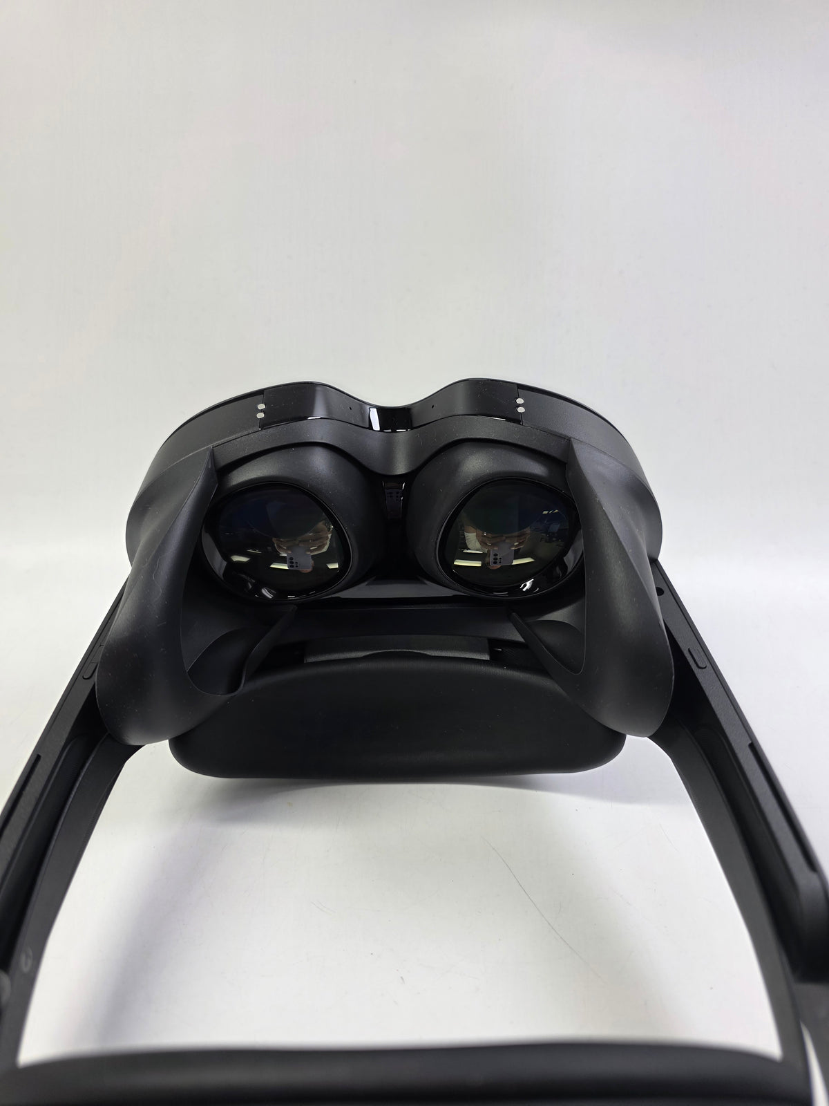 Meta Quest Pro 256GB Standalone All-in-One VR Headset DK94EC