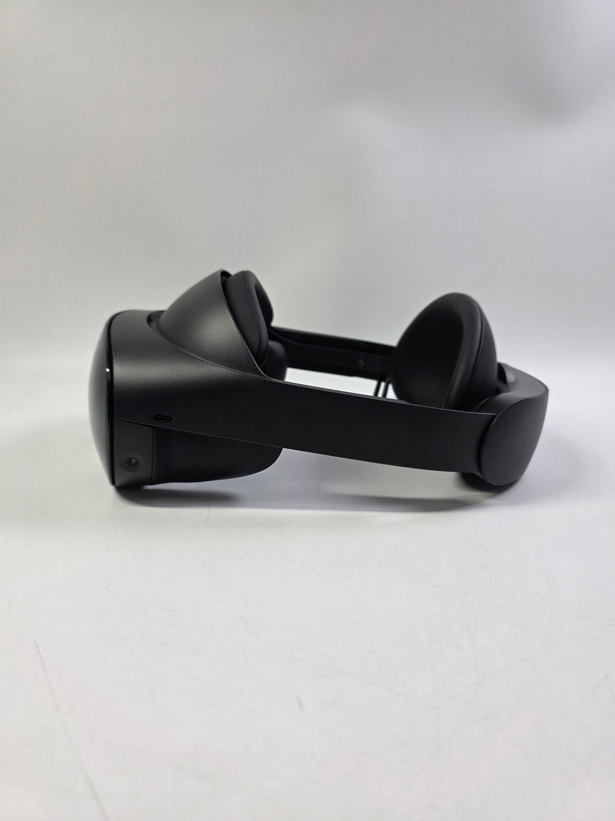 Meta Quest Pro 256GB Standalone All-in-One VR Headset DK94EC
