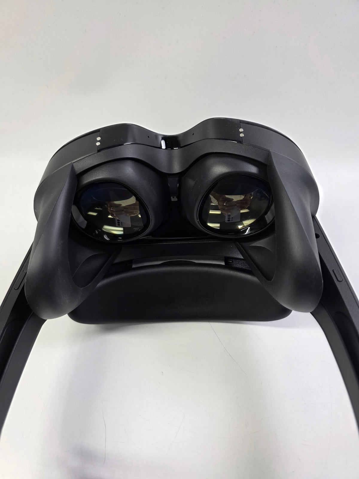 Meta Quest Pro 256GB Standalone All-in-One VR Headset DK94EC