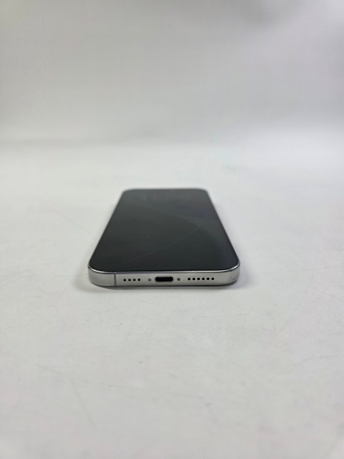Unlocked Apple iPhone 16 Pro Max 256GB 26.7 White Titanium NYW43LL/A