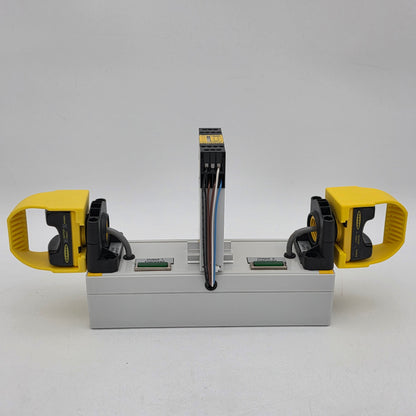 Banner Duo-Touch Two-Hand Control Kit Safety Relay AT-FM-10K