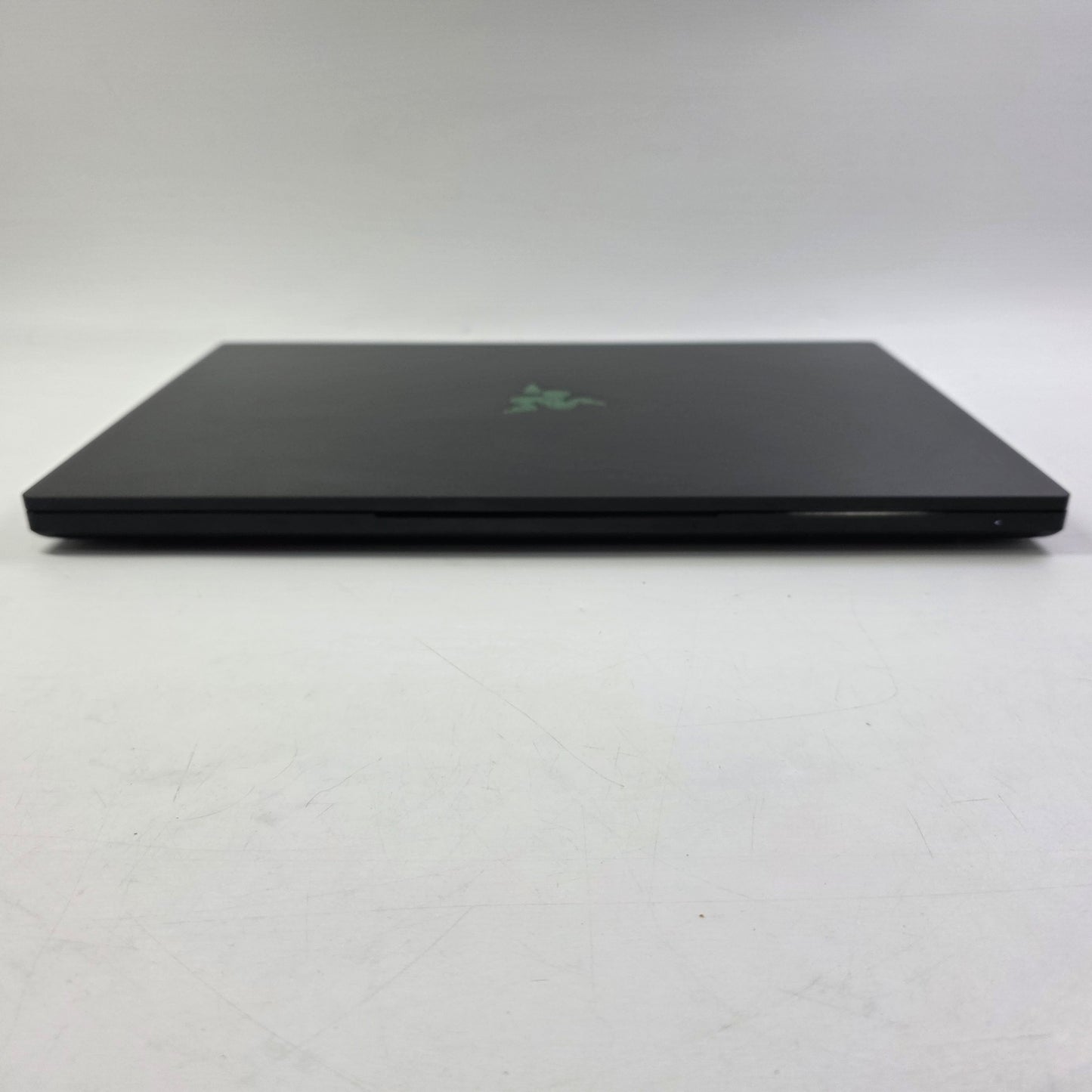 Razer Blade 17 RZ09-0423 17" i9-12900H 2.5GHz 16GB 1TB SSD GeForce RTX 3070 Ti