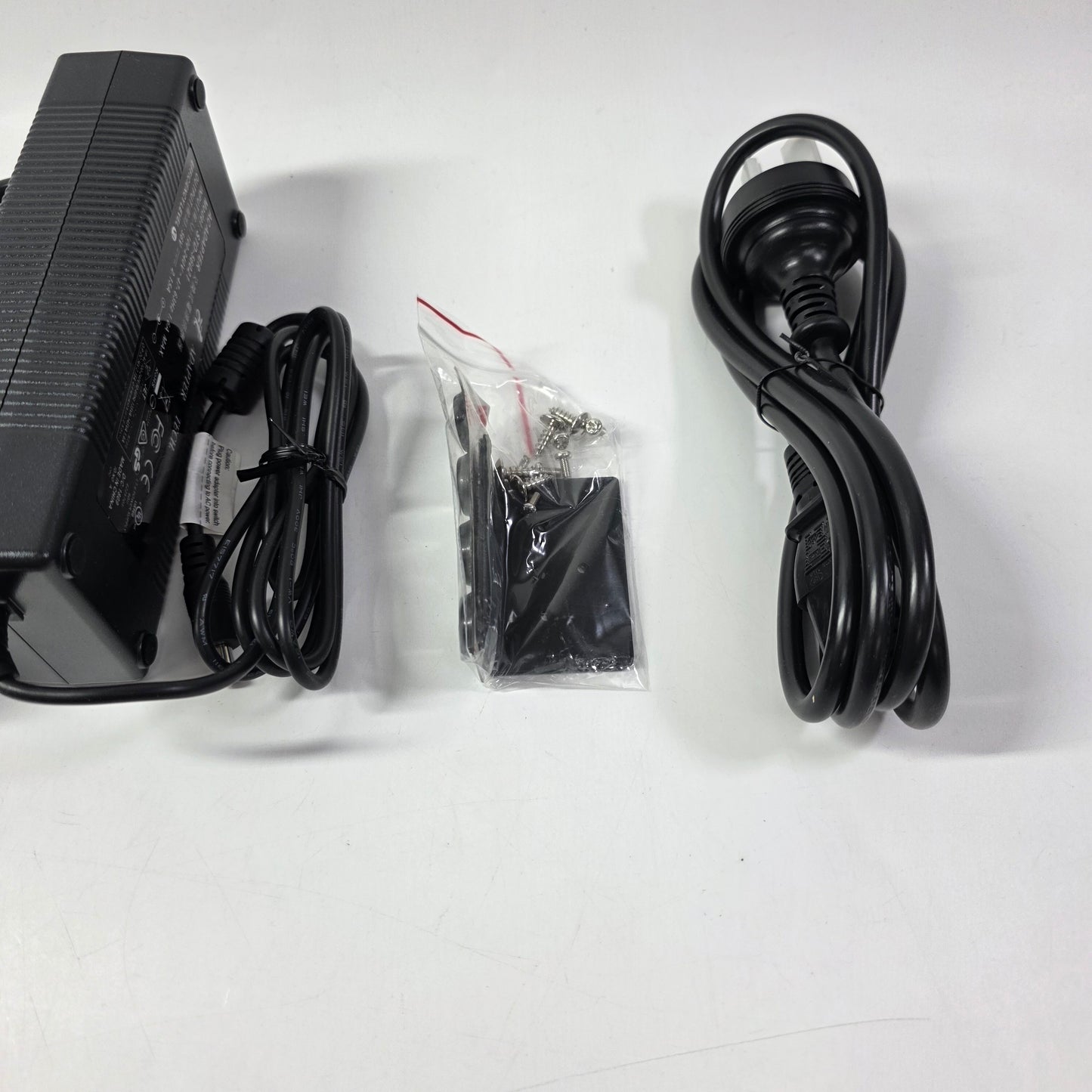New StarTech 8 Port Unmanaged Ethernet POE IES81000POE