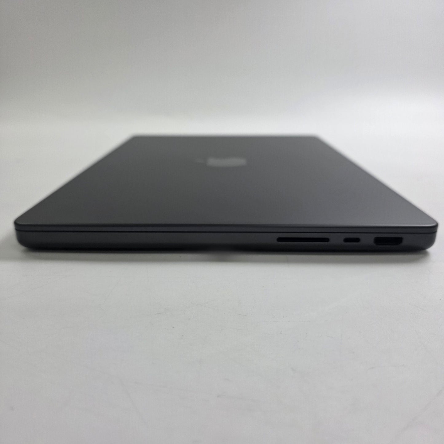 2026 Apple MacBook Pro 14" M5 Pro 16C GPU 4.6GHz 24GB RAM 1TB SSD A3426