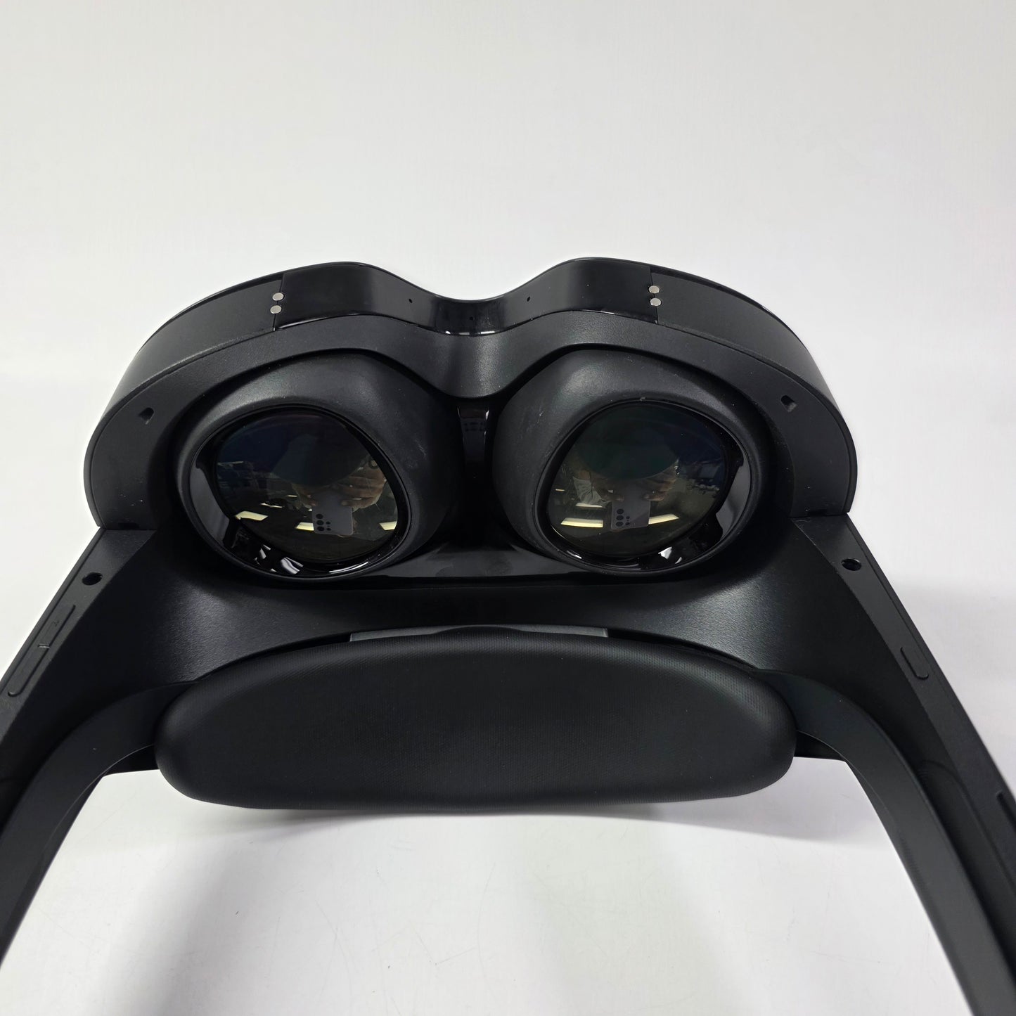 Meta Quest Pro 256GB Standalone All-in-One VR Headset DK94EC