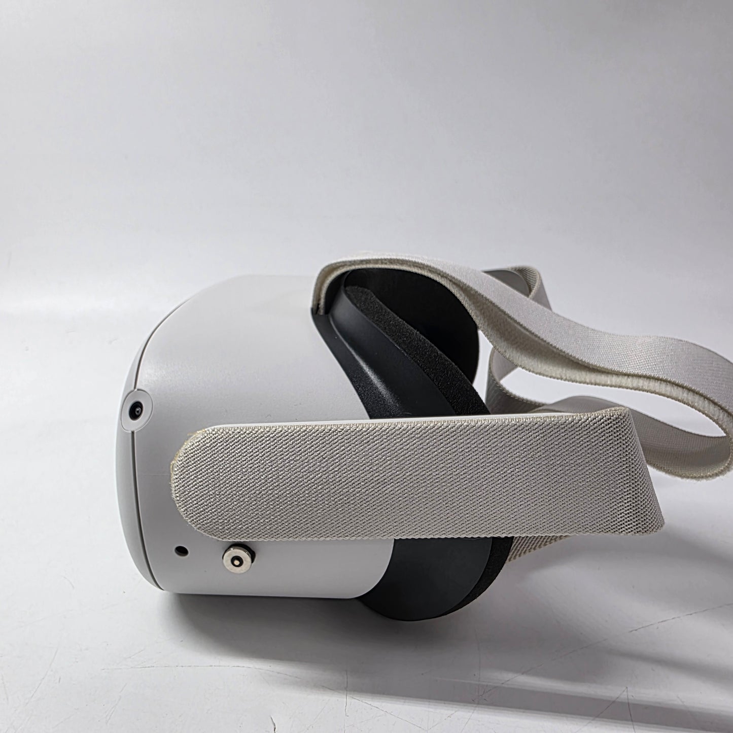 Meta Quest 2 128GB Standalone All-in-One VR Headset KW49CM