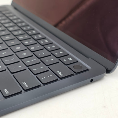 New 2025 Apple MacBook Air 13.3" M4 8C GPU 4.5GHz 16GB RAM 256GB SSD A3240