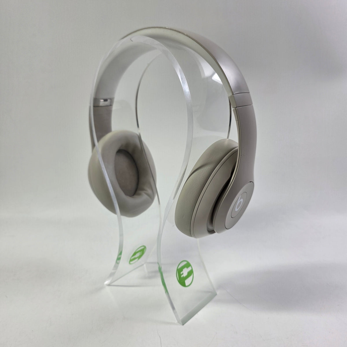 Beats Studio Pro Wireless Over-Ear Bluetooth Headphones Club White