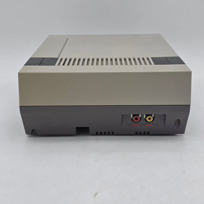 Nintendo Entertainment System NES Video Game Console NES-001 Gray