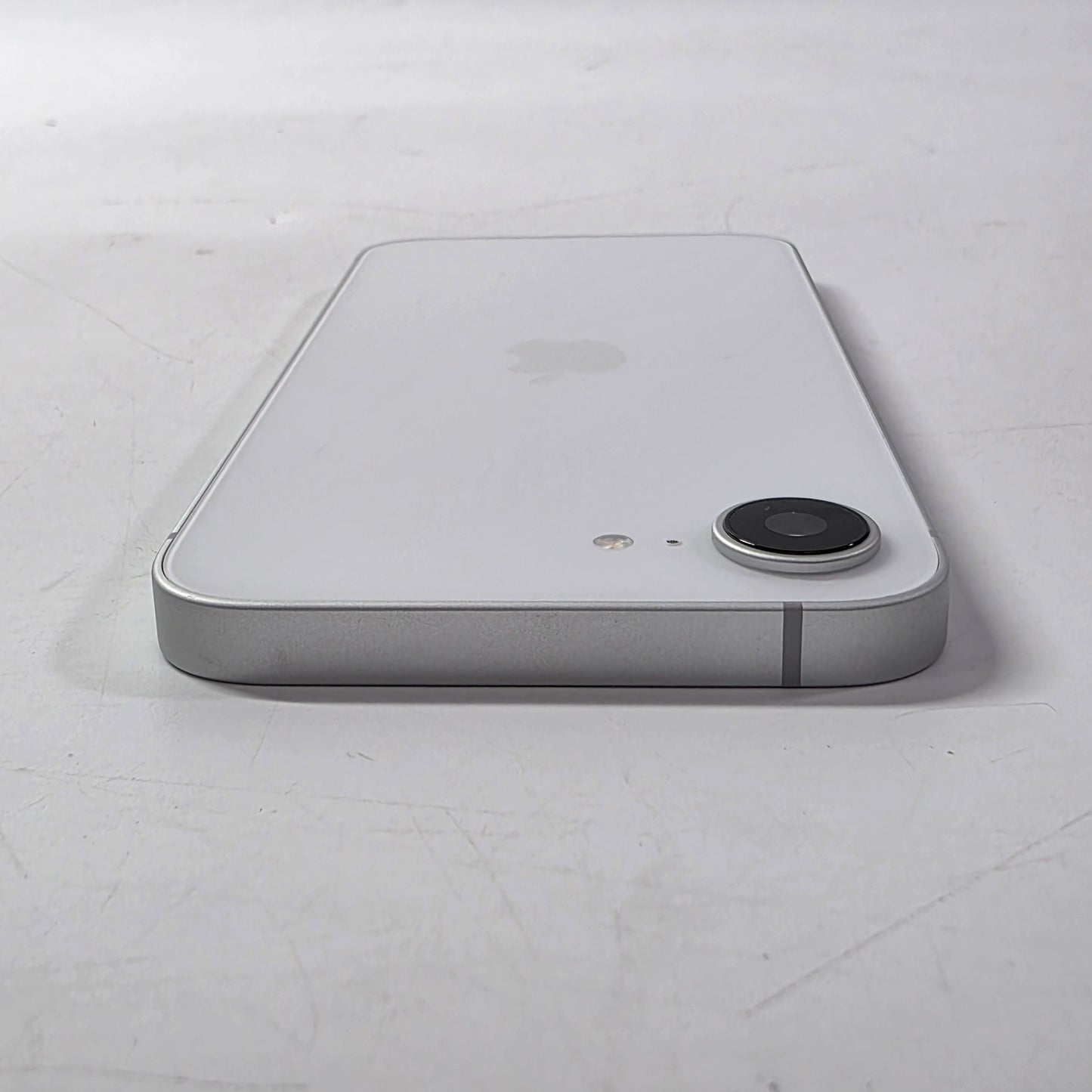 Factory Unlocked Apple iPhone 16e 128GB White MD0E4LL/A