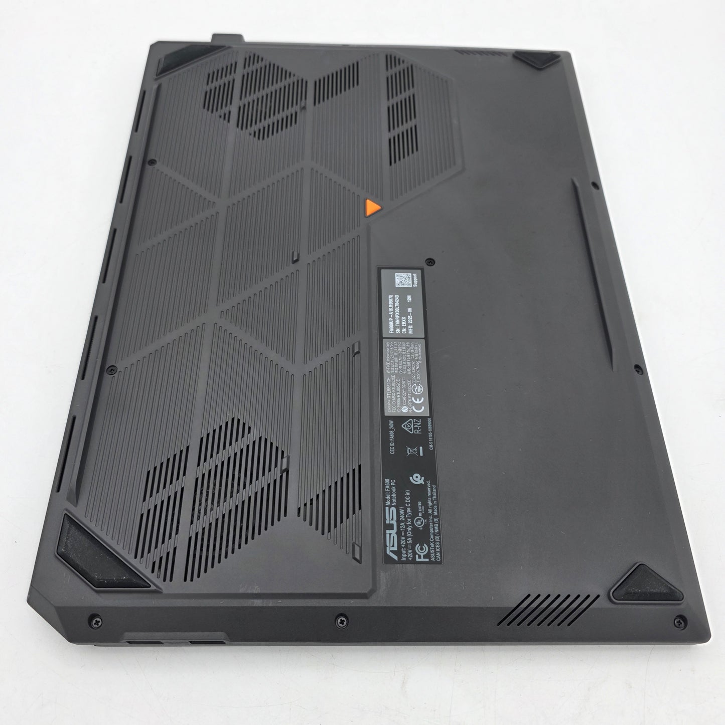 Asus TUF A16 FA608 16" Ryzen 9 270 4.0GHz 32GB RAM 1TB SSD GeForce RTX 5070