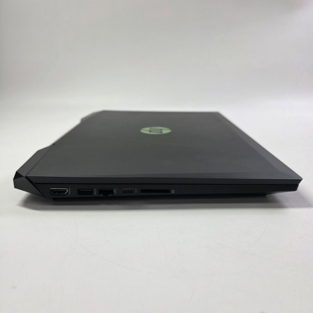 HP Pavilion Gaming 15.3 i5-9300H 2.4GHz 8GB RAM 256GB SSD GeForce GTX 1050