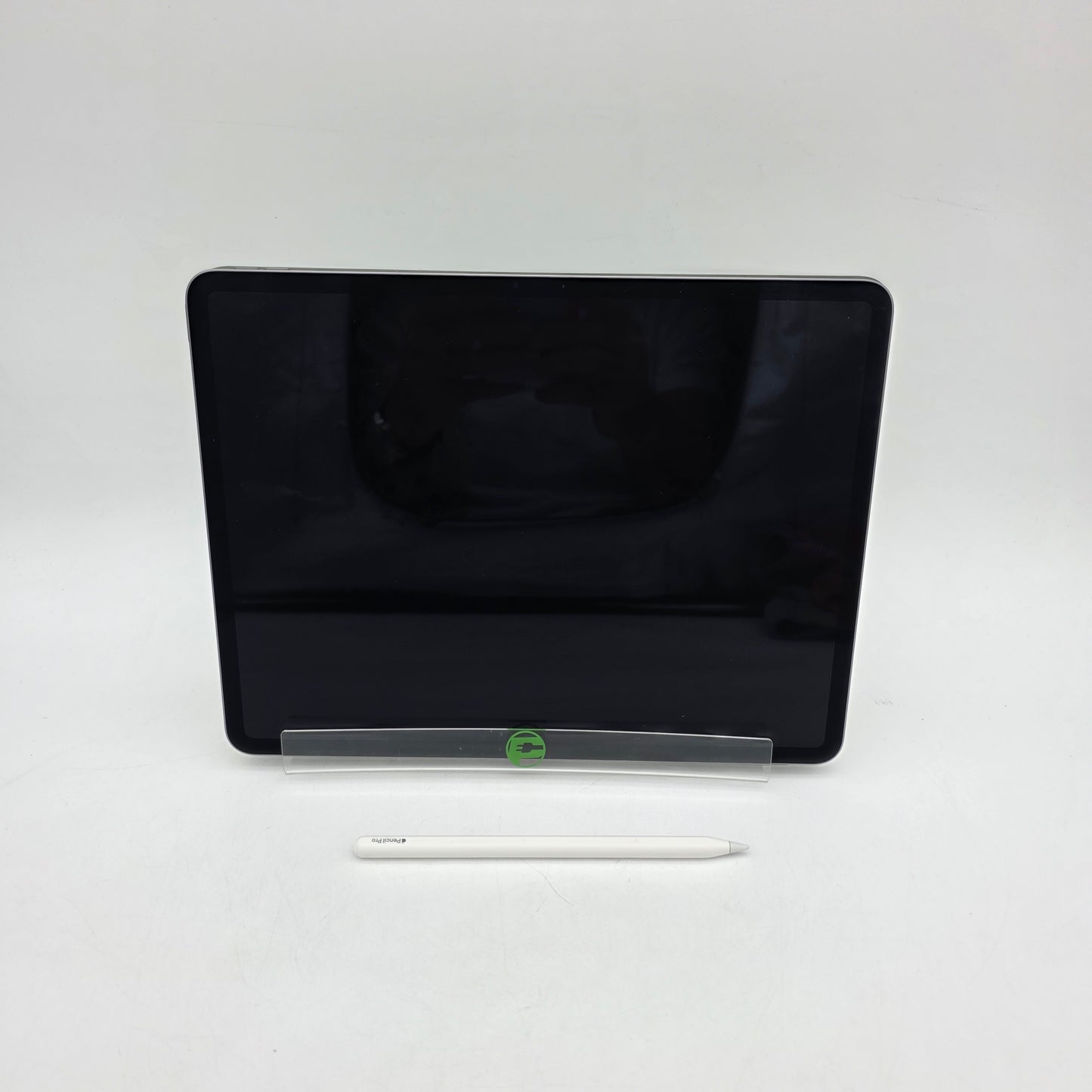 WiFi Only Apple iPad Air 13" M3 256GB 18.4.1 Space Gray MCNN4L/A With Extras