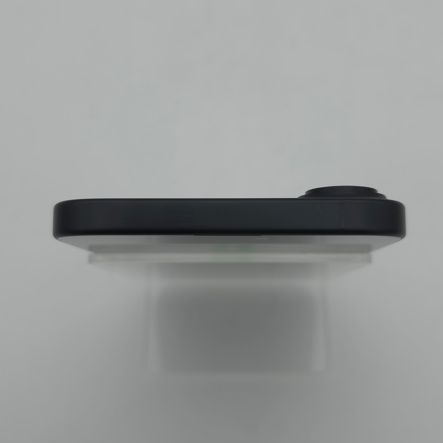 Unlocked Apple iPhone 16 Plus 128GB 26.2.1 Black MXUT3LL/A