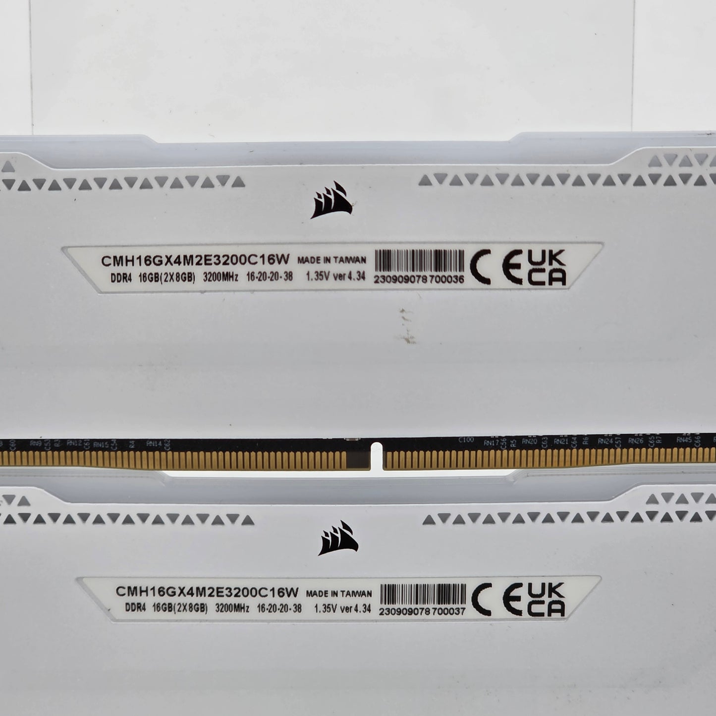 Corsair Vengeance RGB Pro SL 16GB (2x8GB) RAM DDR4 3200MHz CMH16GX4M2E3200C16W