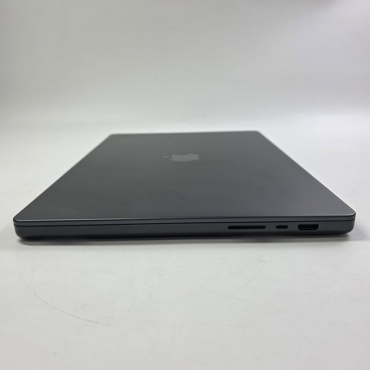 2026 Apple MacBook Pro 16" M5 Pro 20C GPU 4.6GHz 48GB RAM 1TB SSD MGEC4LL/A