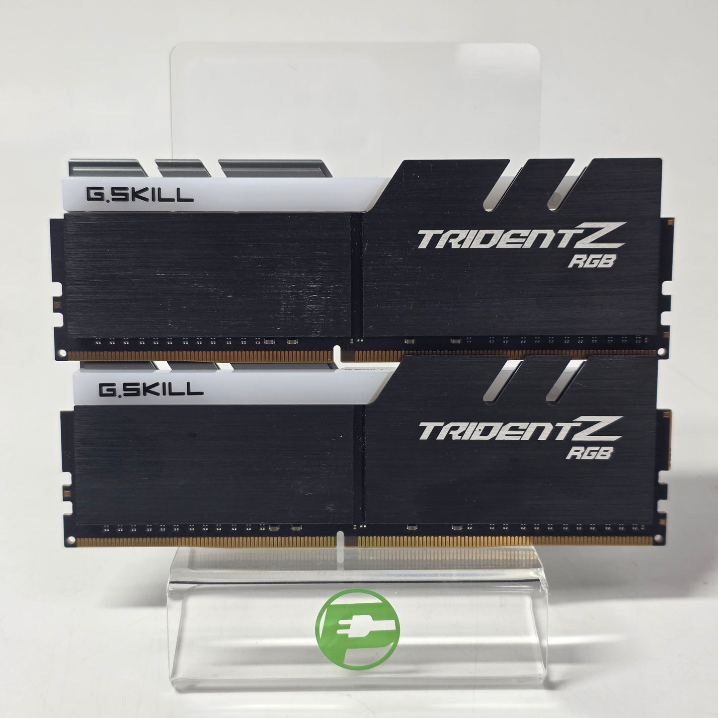 G.Skill Trident Z RGB 32GB (2x16GB) RAM DDR4 3200MHz F4-3200C16S-32GTZR
