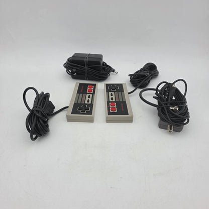 Nintendo Entertainment System NES Video Game Console NES-001 Gray