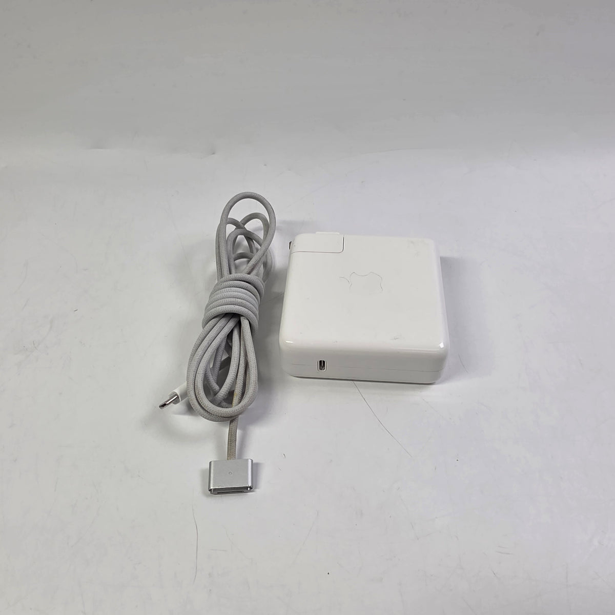 2021 Apple MacBook Pro 14" M1 Pro 16C GPU 3.2GHz 16GB RAM 1TB SSD MKGQ3LL/A