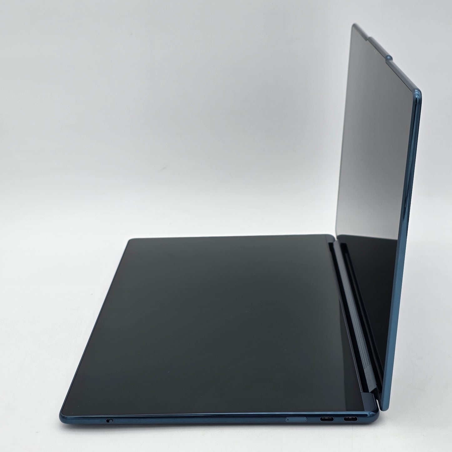 Lenovo Yoga Book 9 14IAH10 14" Core Ultra 7 255H 2.0GHz 32GB RAM 1TB SSD